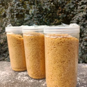 আখের স্পেশাল পাউডার গুড় ২ কেজির বক্স।